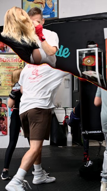 🥊 YOUTH BOXING in KINGSTON'S WEST END - AGES 7-12, MON-SAT. 

Our youth classes are 50 minutes and are a combination of boxing technique, fitness and partner activities. We keep it fun while imparting confidence and real boxing skills. 

BOOK YOUR FREE TRIAL CLASS TODAY. 

https://kingstonboxing.ca/trial

@rogneyimages 🎥