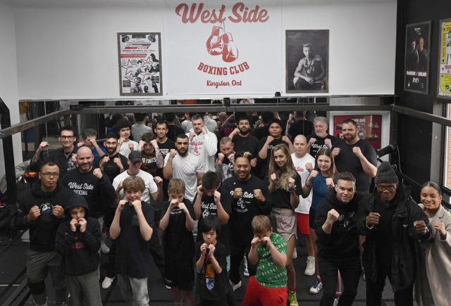 👊💥 THANK YOU to everyone who came out for our seminar with Coach Soc. 

It was deeply satisfying to see our gym packed to the rafters with boxers who came together to improve their skills and learn from one of the most qualified coaches in the country. 

WSBC hopes to continue making world-class coaching accessible to Kingston. 

@coachsoc 

👊💥

@flinkmoments 📸