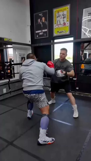 KINGSTON BOXING 6 DAYS/WEEK. 

Another banger reel from @flinkmoments